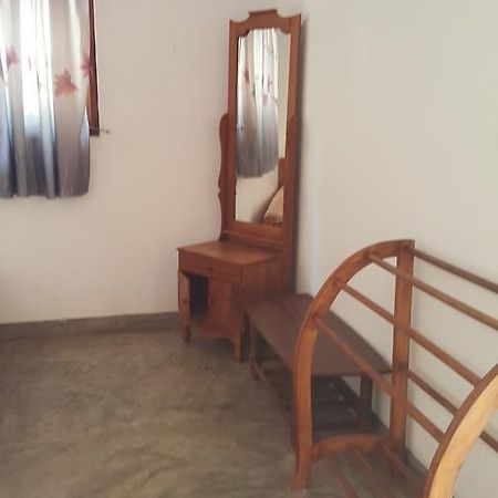 Lokuge Grand Resort Kataragama Esterno foto