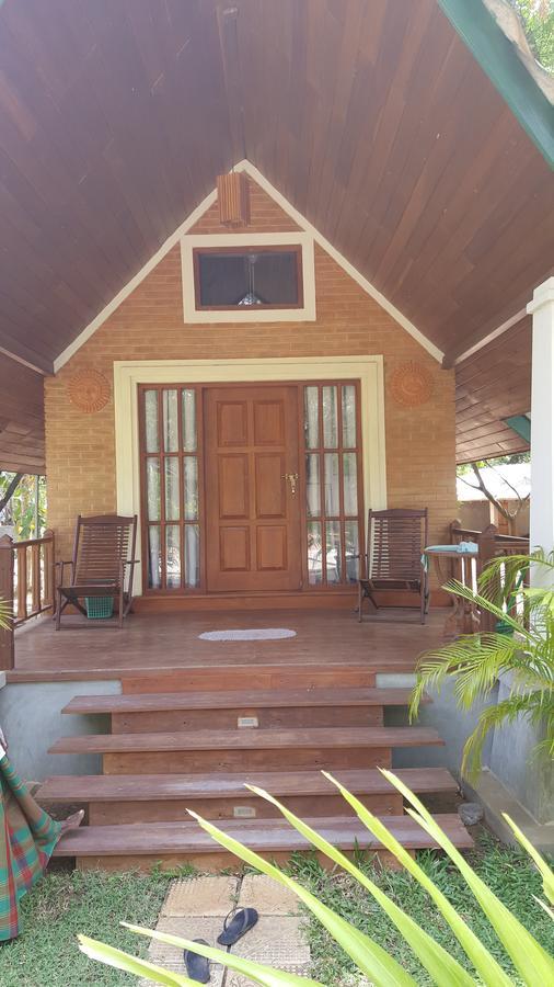 Lokuge Grand Resort Kataragama Esterno foto