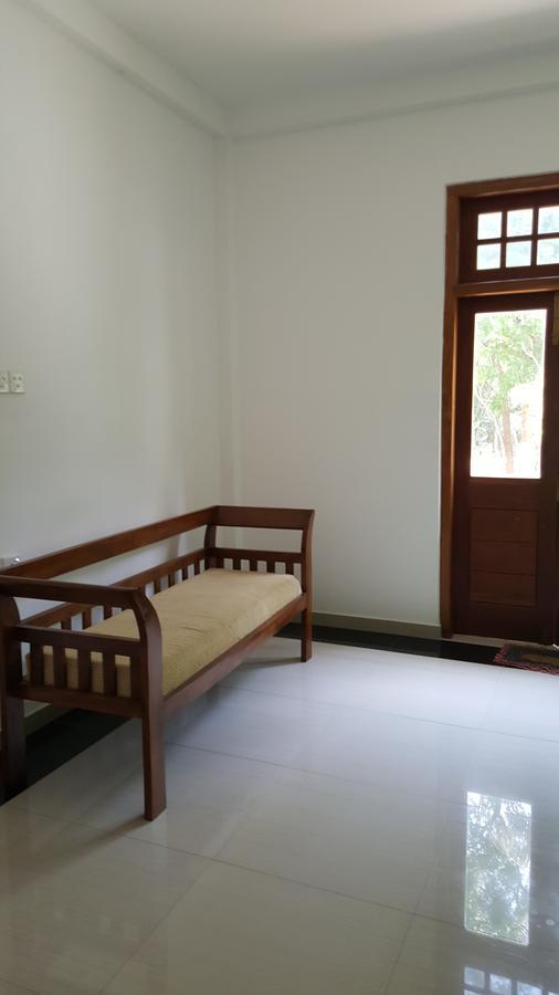 Lokuge Grand Resort Kataragama Esterno foto