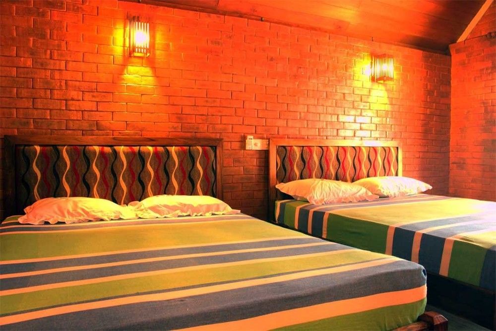 Lokuge Grand Resort Kataragama Esterno foto