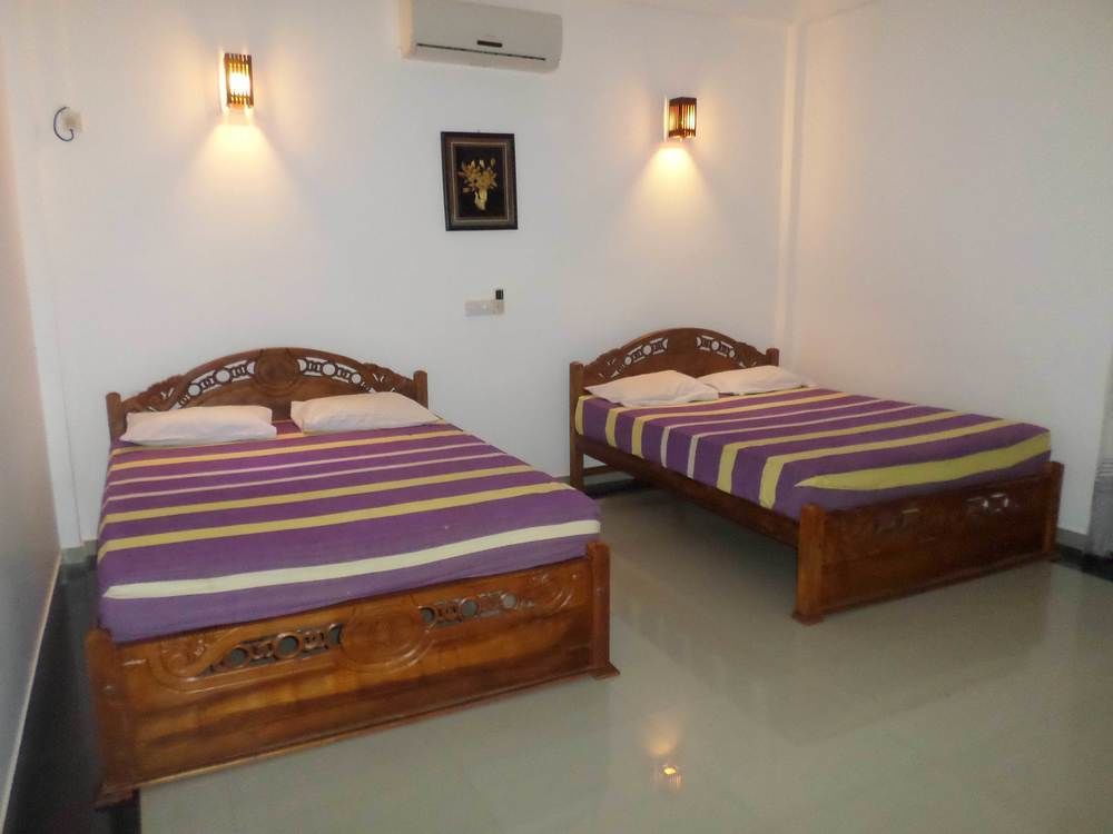 Lokuge Grand Resort Kataragama Esterno foto